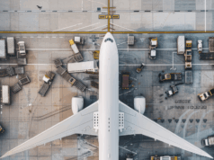 Авиаперевозка грузов: как устроена доставка, от чего зависит стоимость и какие сроки можно считать реальными